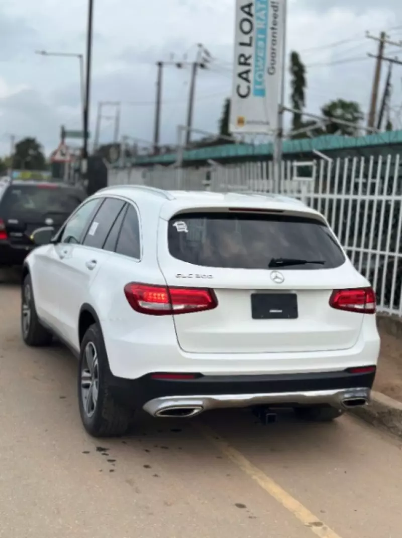 Mercedes-Benz GLC 300   - 2017