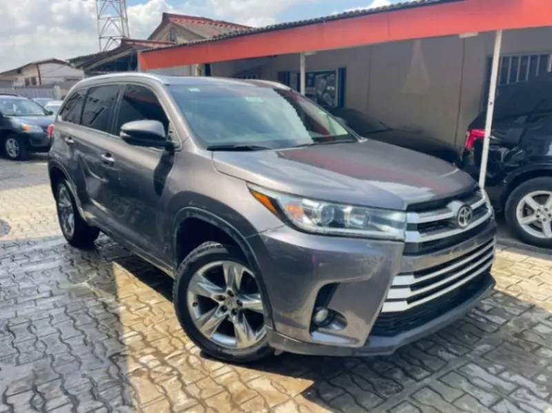 Toyota Highlander   - 2015