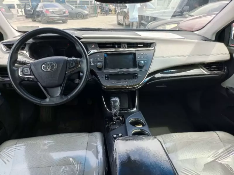 Toyota Avalon - 2014