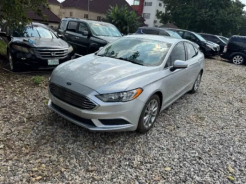 Ford Fusion   - 2017