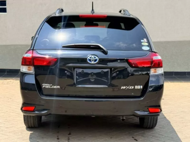 Toyota Fielder    - 2018