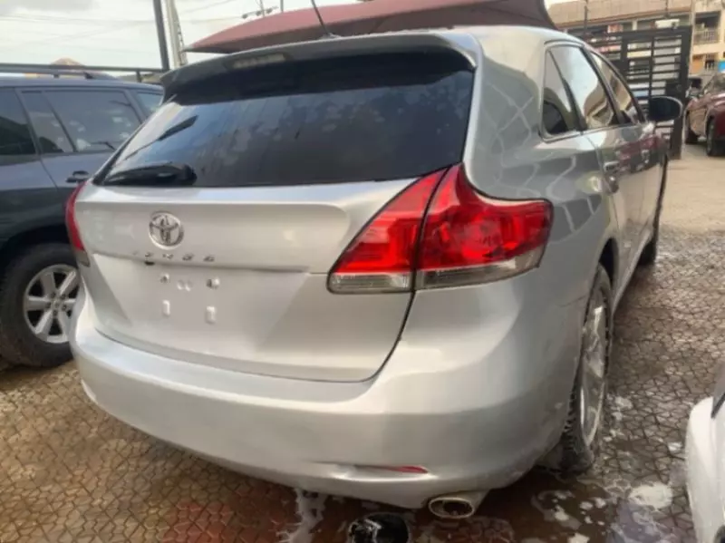 Toyota Venza   - 2012