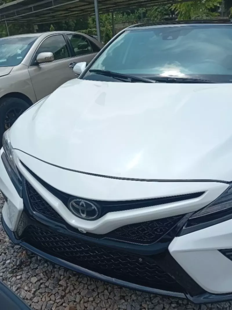 Toyota Camry   - 2019