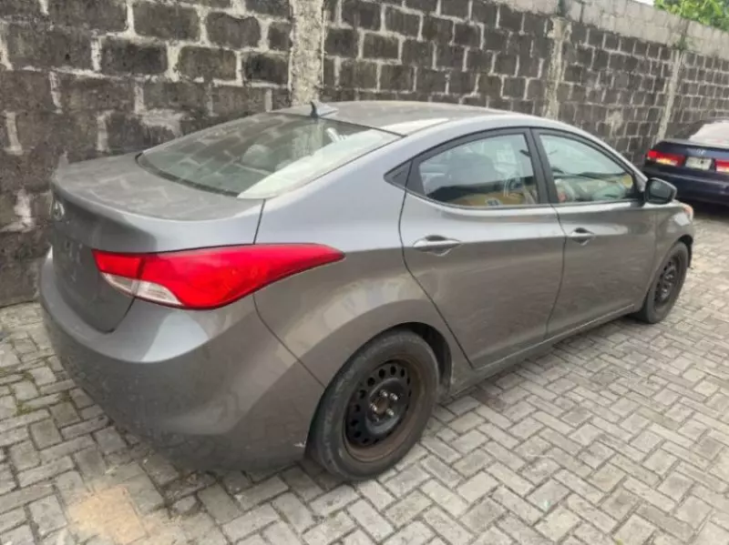 Hyundai Elantra   - 2014
