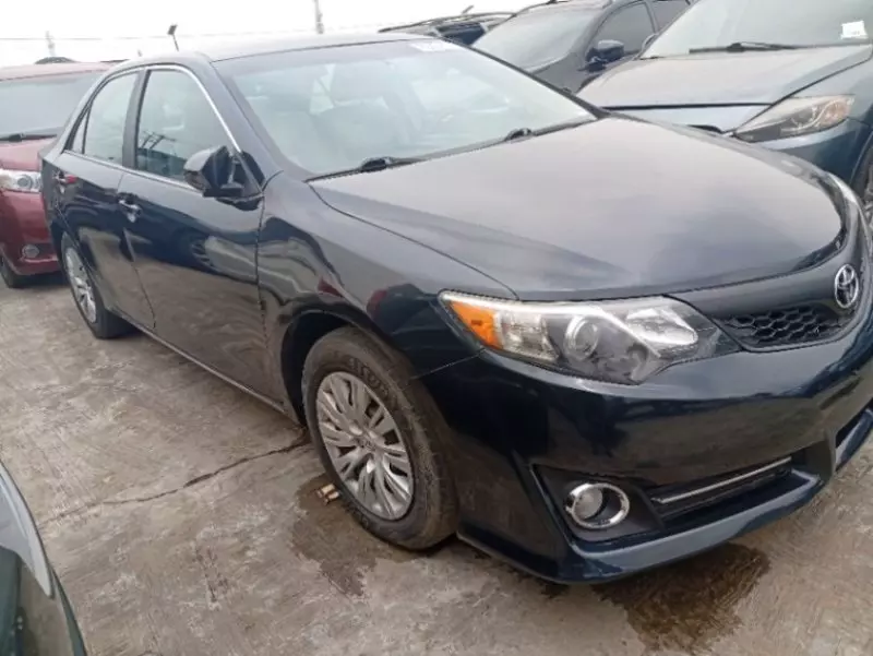 Toyota Camry - 2012