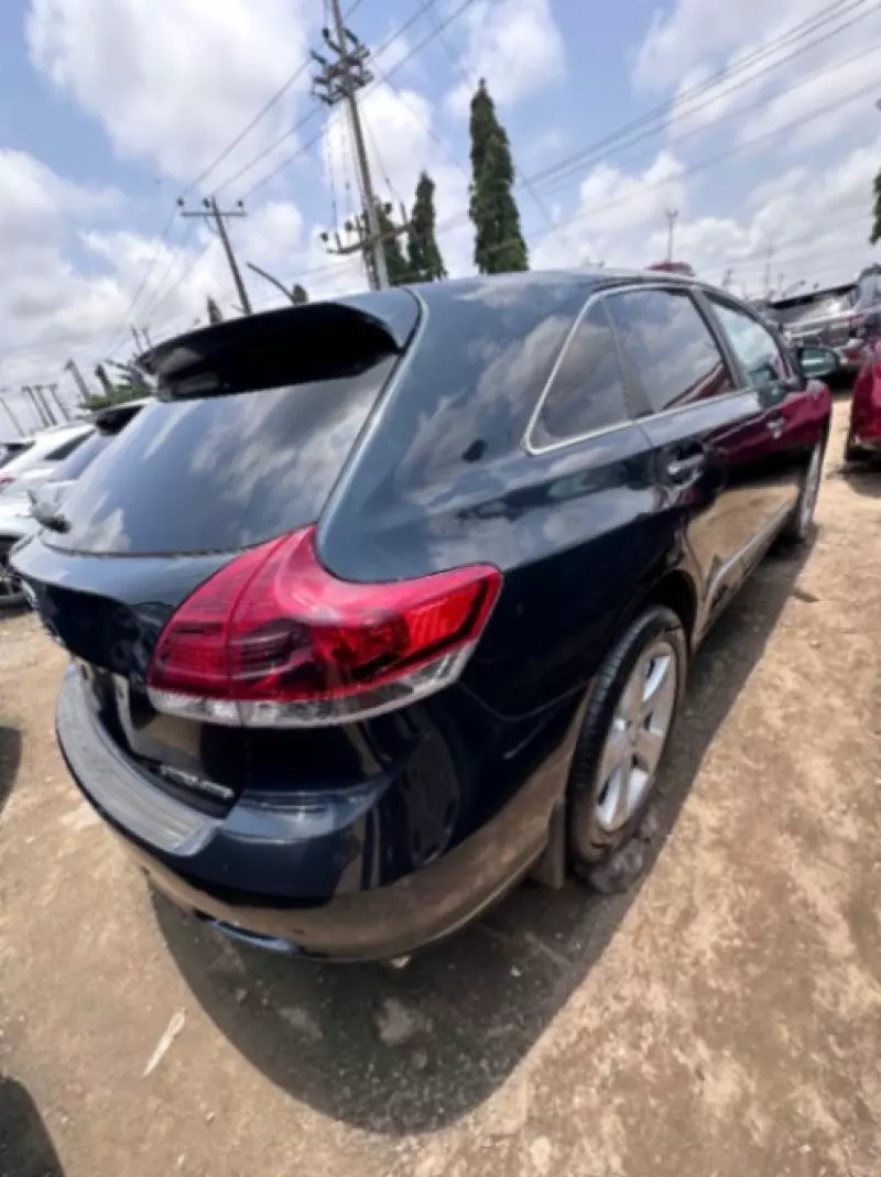 Toyota Venza   - 2013