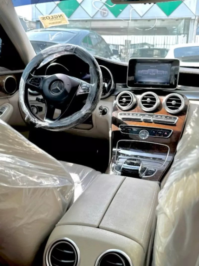 Mercedes-Benz C 300   - 2015