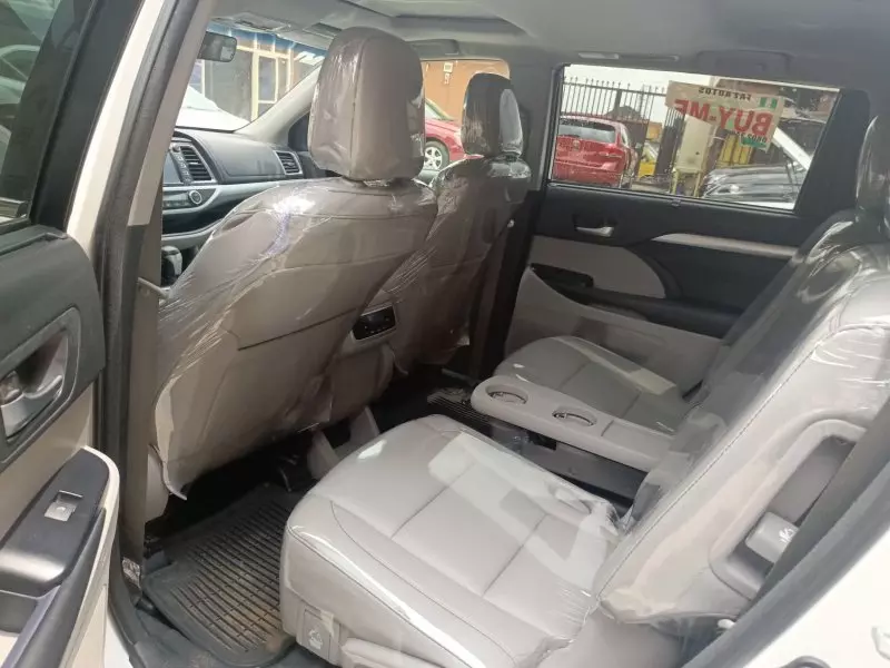 Toyota Highlander   - 2018