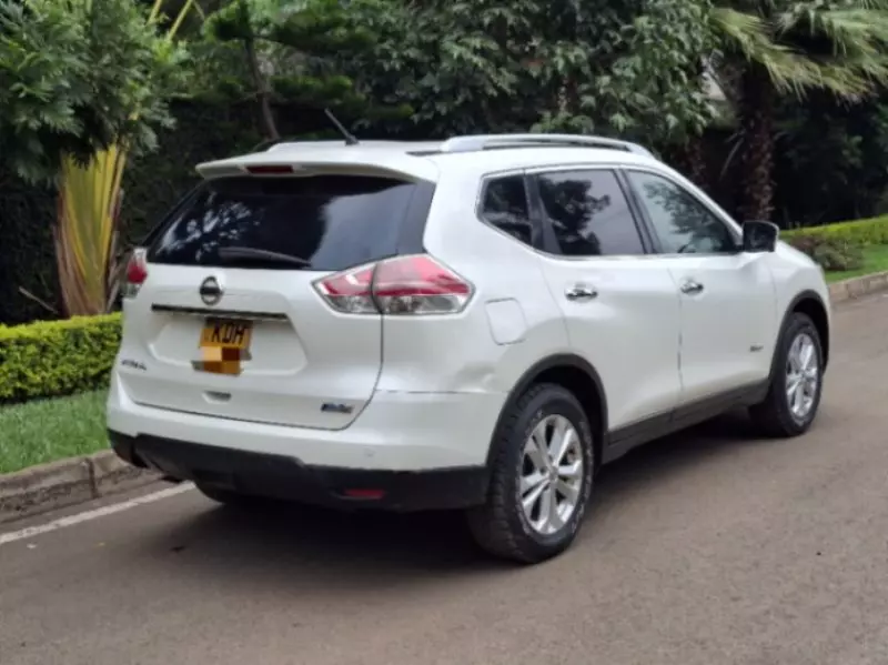 Nissan X-Trail   - 2015