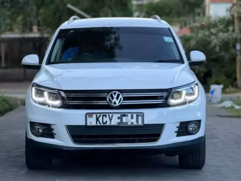 Volkswagen Tiguan   - 2013