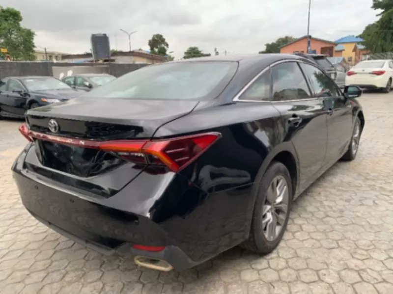 Toyota Avalon   - 2020