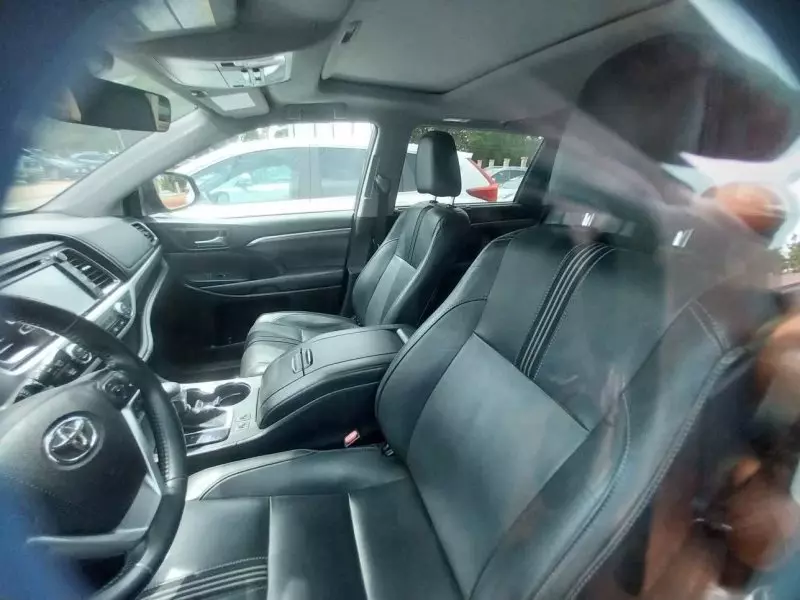 Toyota Highlander   - 2017
