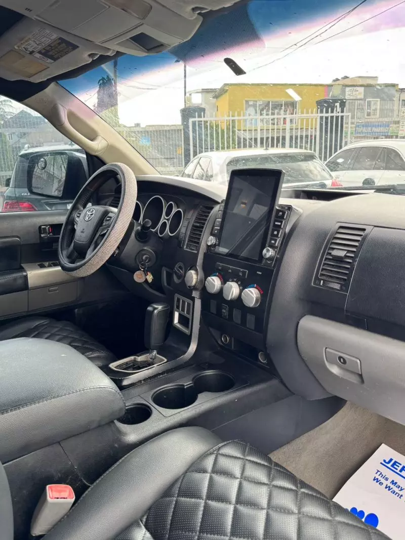 Toyota Tundra   - 2008