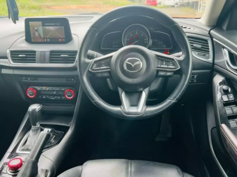 Mazda Axela    - 2018