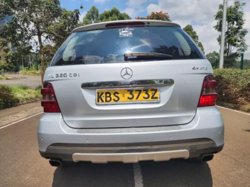 Mercedes-Benz ML 320   - 2005