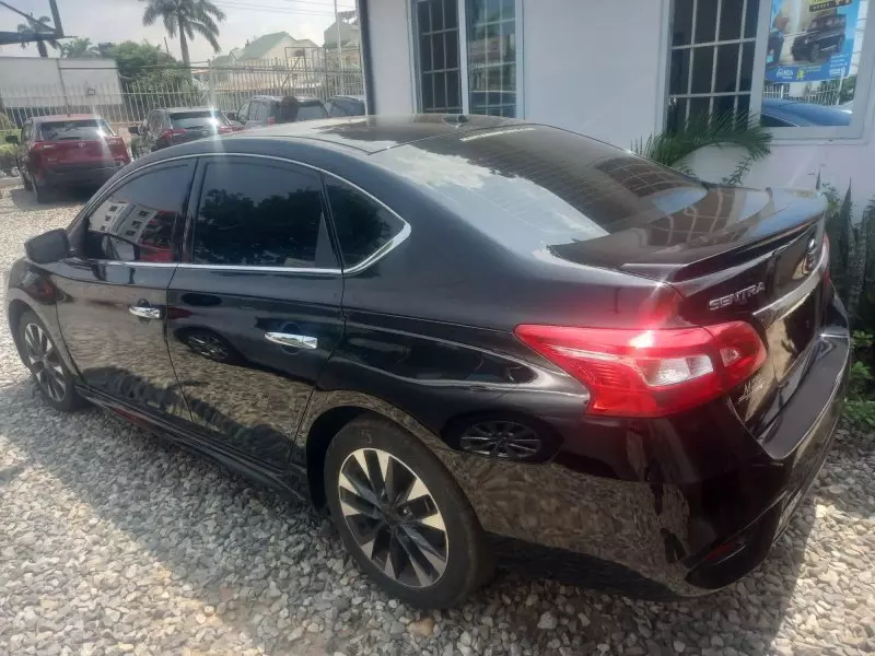 Nissan Sentra   - 2017