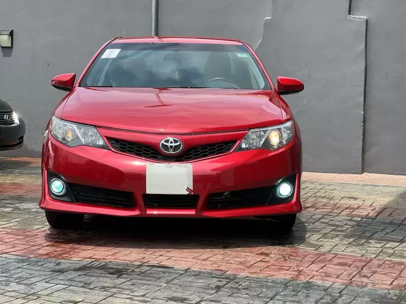 Toyota Camry   - 2013