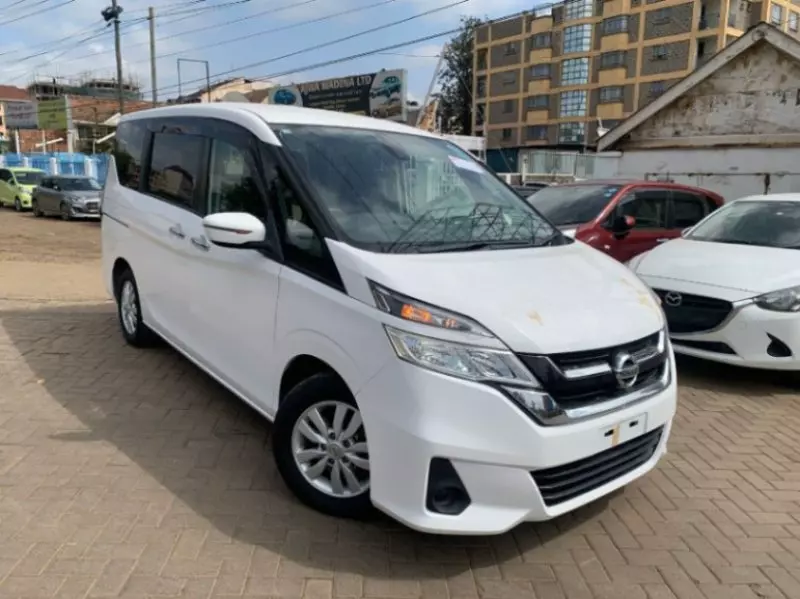 Nissan Serena   - 2018