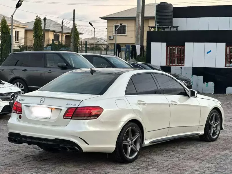 Mercedes-Benz E 350   - 2011