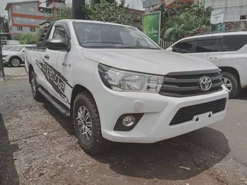 Toyota Hilux   - 2016