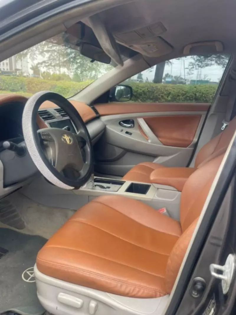 Toyota Camry   - 2009