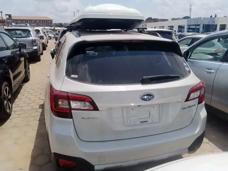 Subaru Outback   - 2016