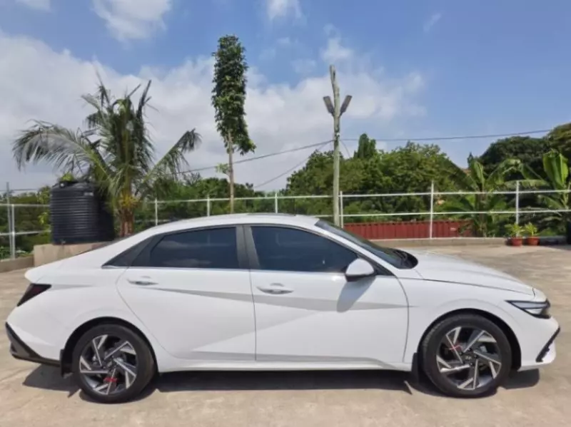 Hyundai Elantra   - 2025