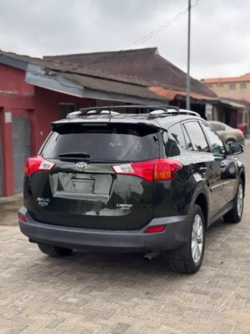 Toyota RAV 4   - 2013