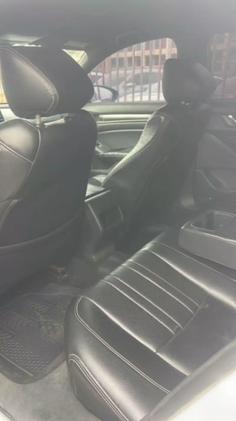 Honda Accord   - 2018