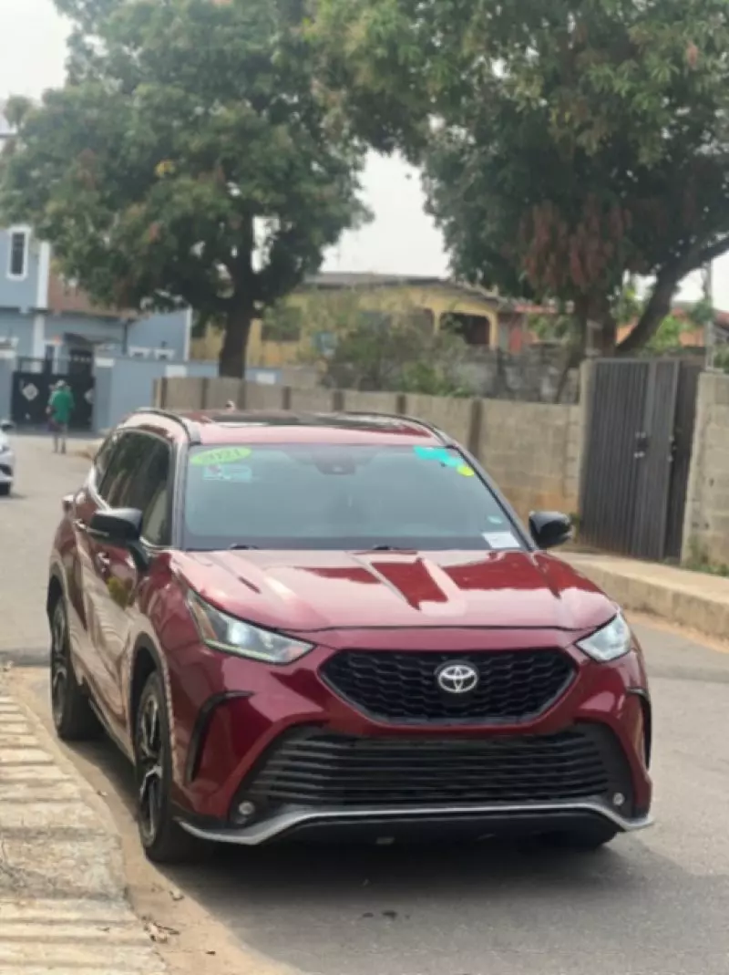 Toyota Highlander   - 2021