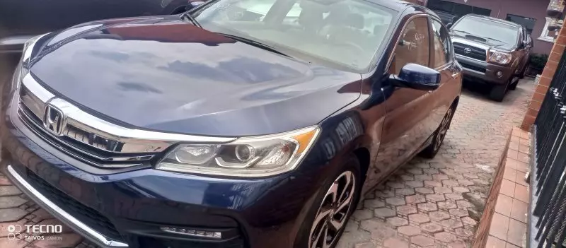 Honda Accord   - 2016