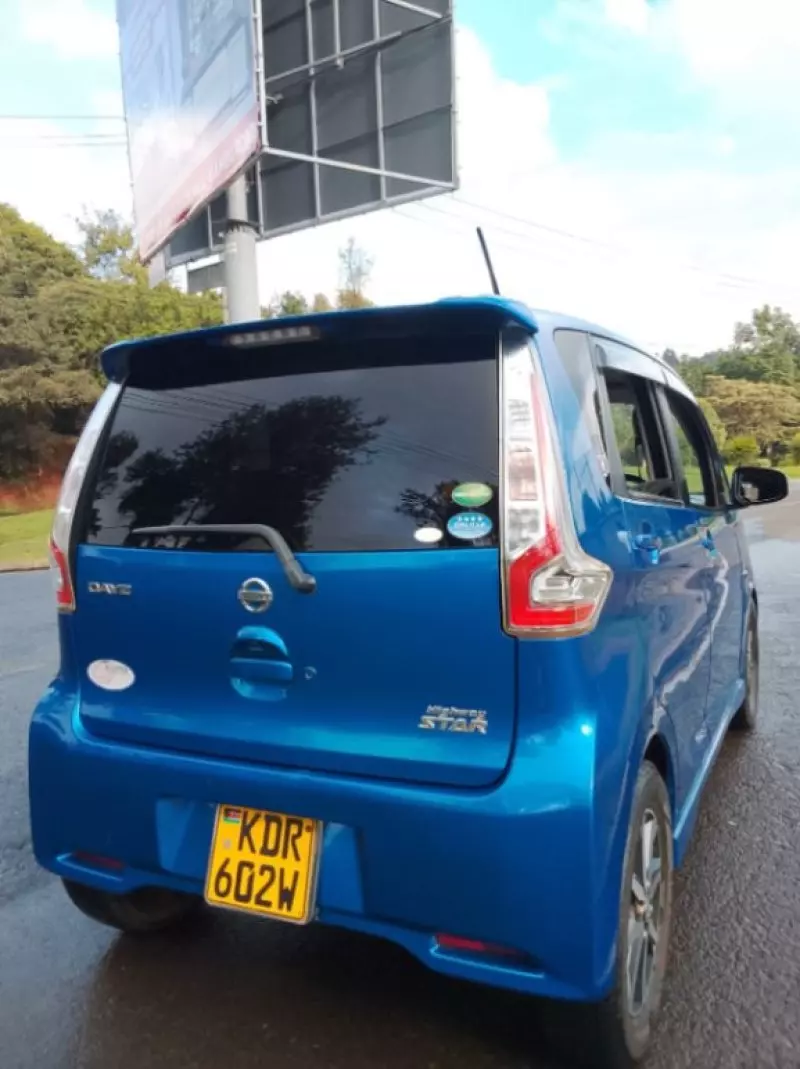 Nissan Bluebird   - 2017