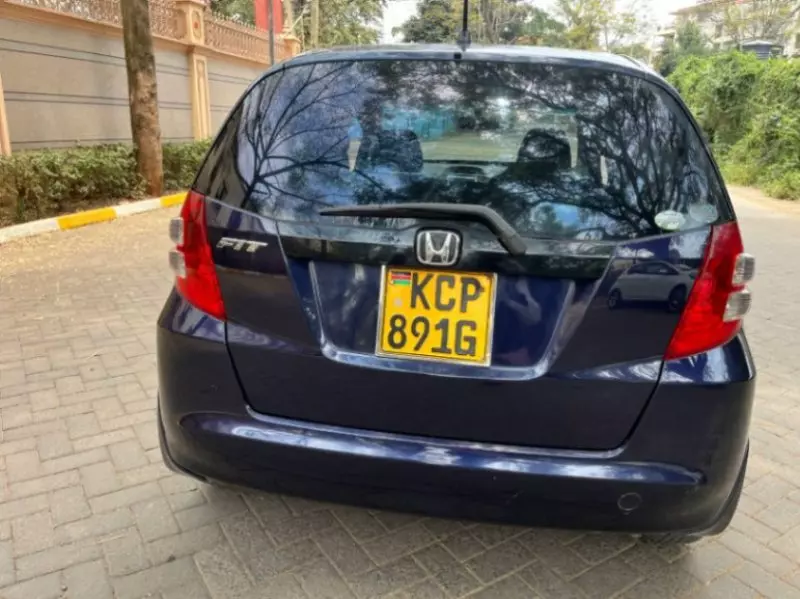Honda Fit   - 2010