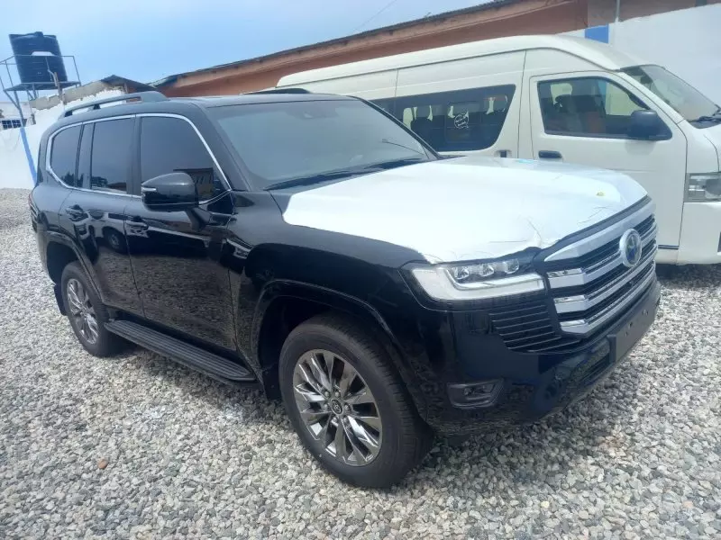 Toyota Land Cruiser   - 2023