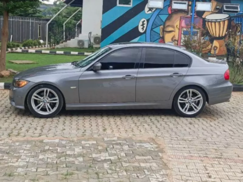 BMW 328i   - 2009