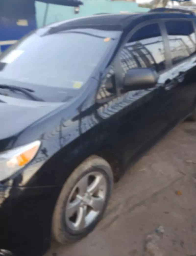 Toyota Sienna   - 2011