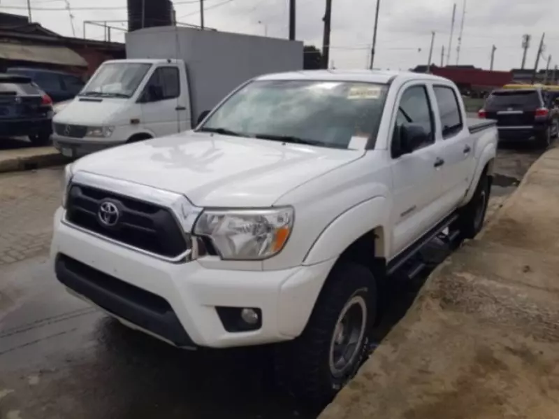 Toyota Tacoma   - 2013