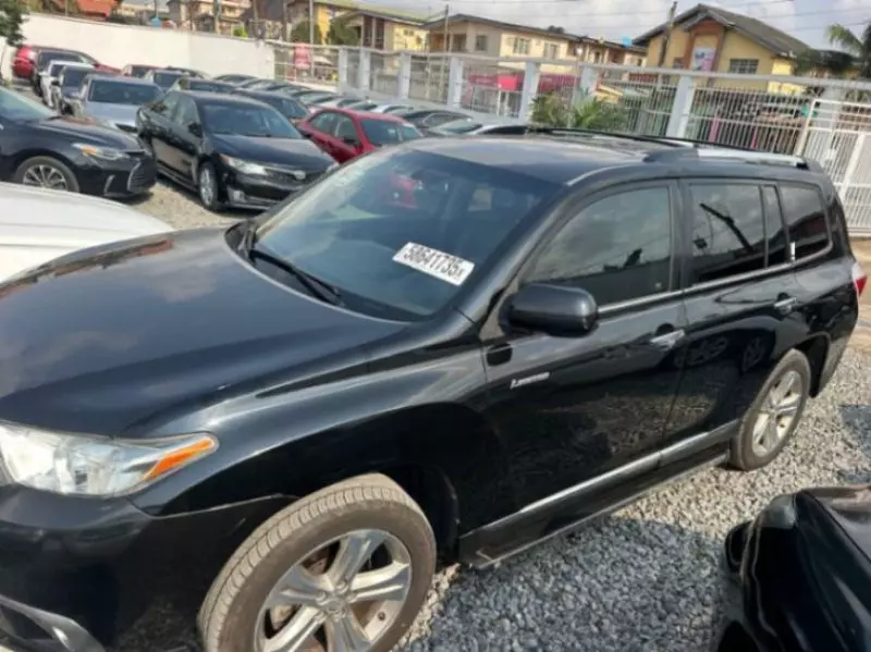 Toyota Highlander   - 2013