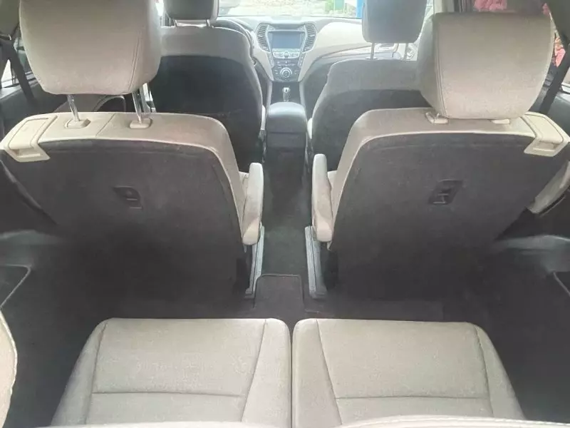 Hyundai Santa Fe   - 2013