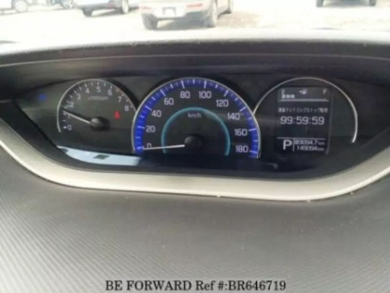 Mitsubishi Delica    - 2015