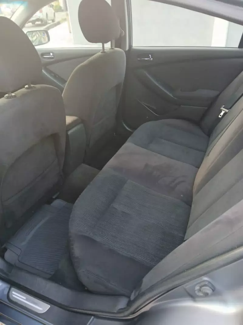 Nissan Altima   - 2012