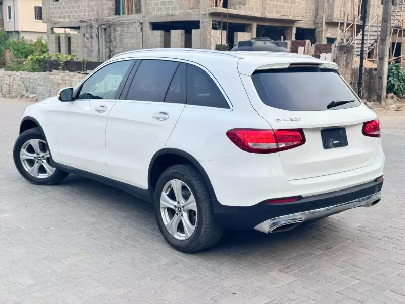 Mercedes-Benz GLC 300   - 2017