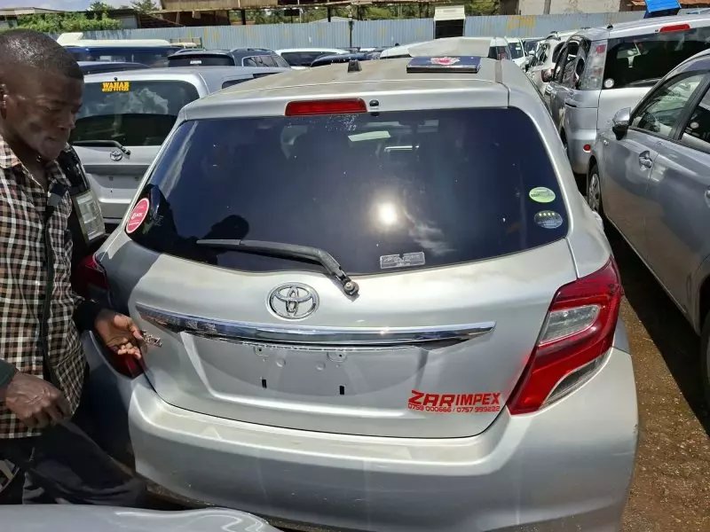 Toyota Vitz   - 2014