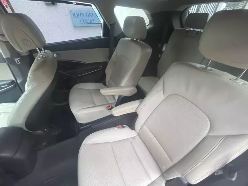 Hyundai Santa Fe   - 2013
