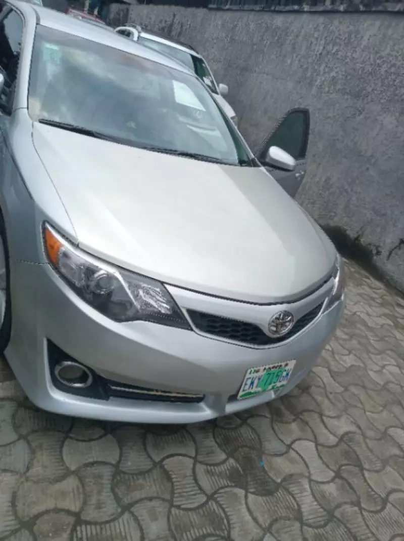 Toyota Camry   - 2013