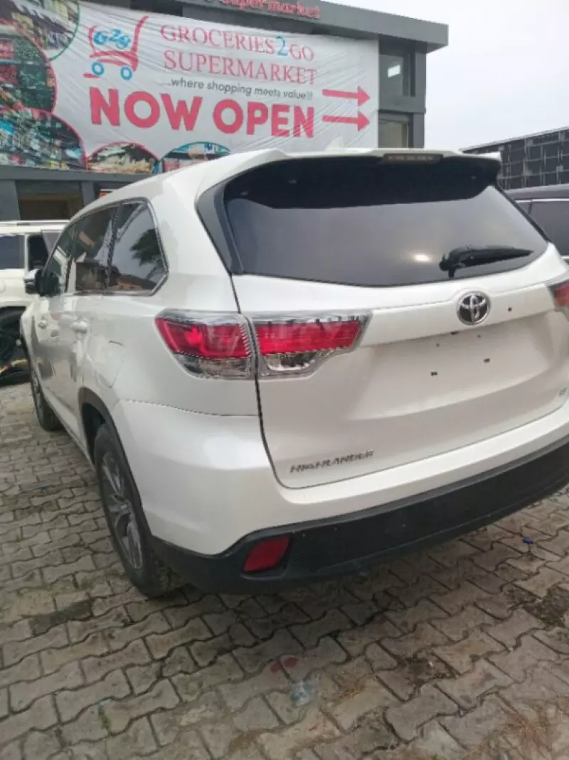 Toyota Highlander   - 2014