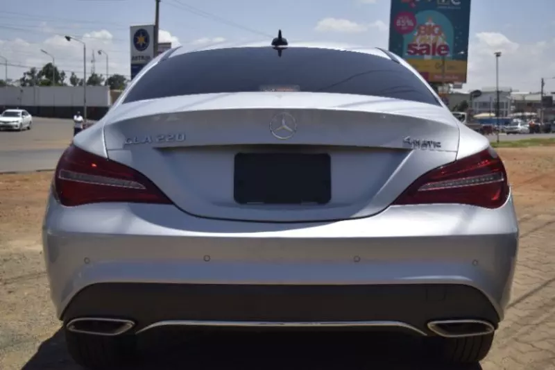 Mercedes-Benz CLA 180