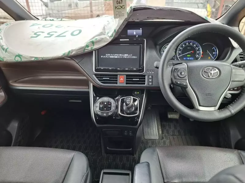 Toyota esquire   - 2016