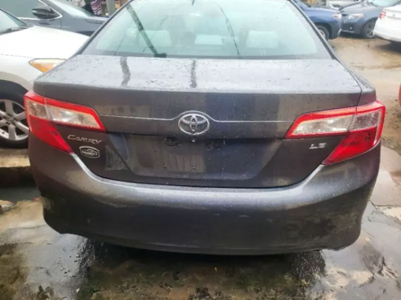 Toyota Camry   - 2014