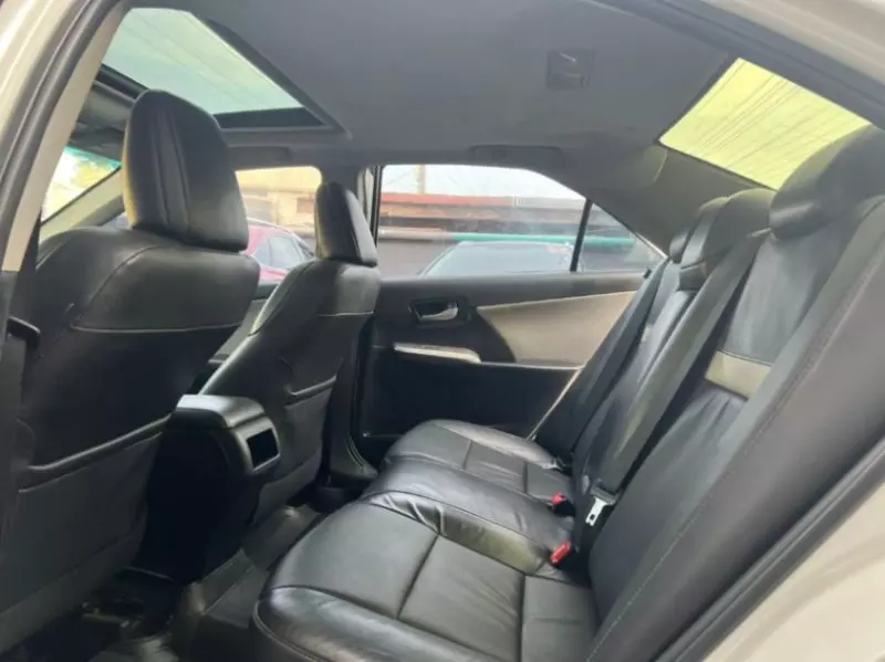 Toyota camry   - 2012